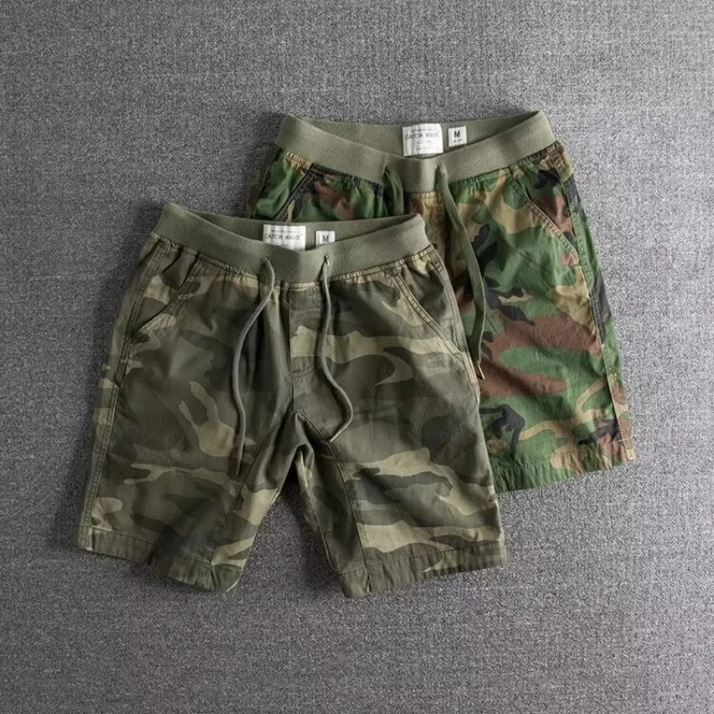 Camo athletic shorts with stretch fit and reinforced detail for men | Delta