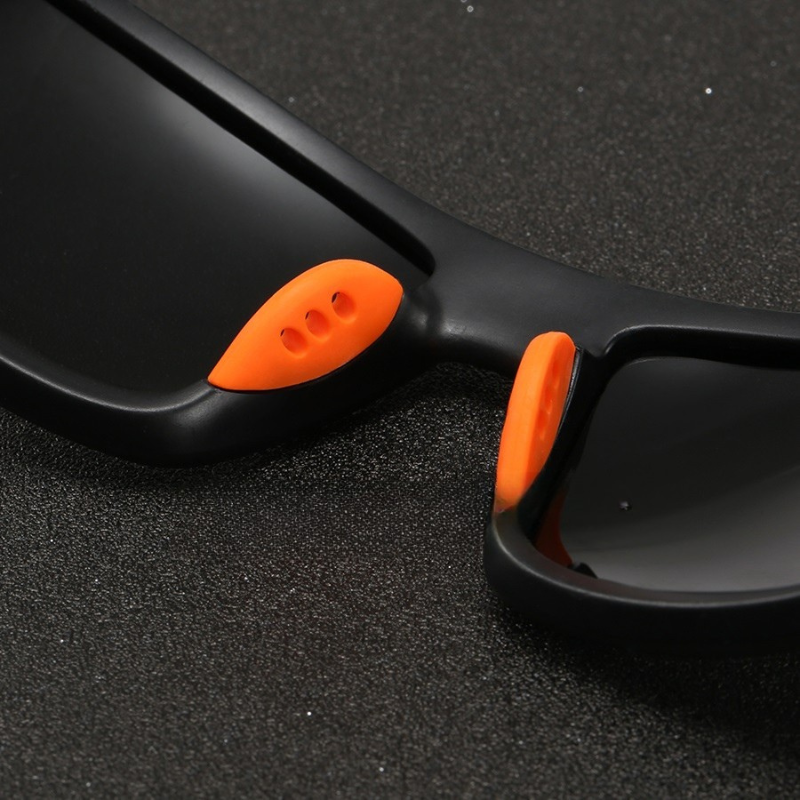 Rugged polarised UV protection camo sunglasses for men | Wraith -6