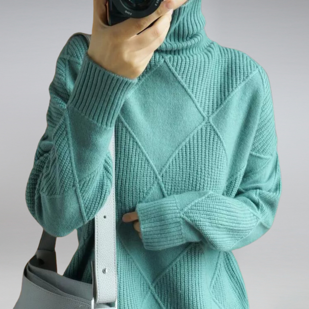 Elegant warm cashmere turtleneck sweater for women | Myla -5