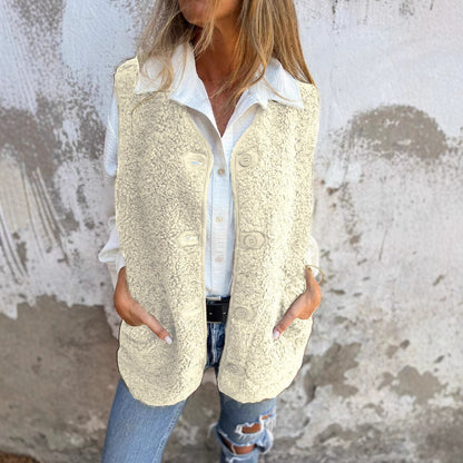 Short button down sleeveless autumn vest with pockets for women | Elowen