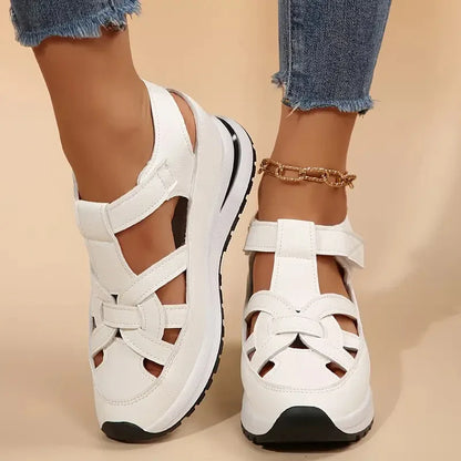 Supportive adjustable sandals with contoured footbed for women | Northend
