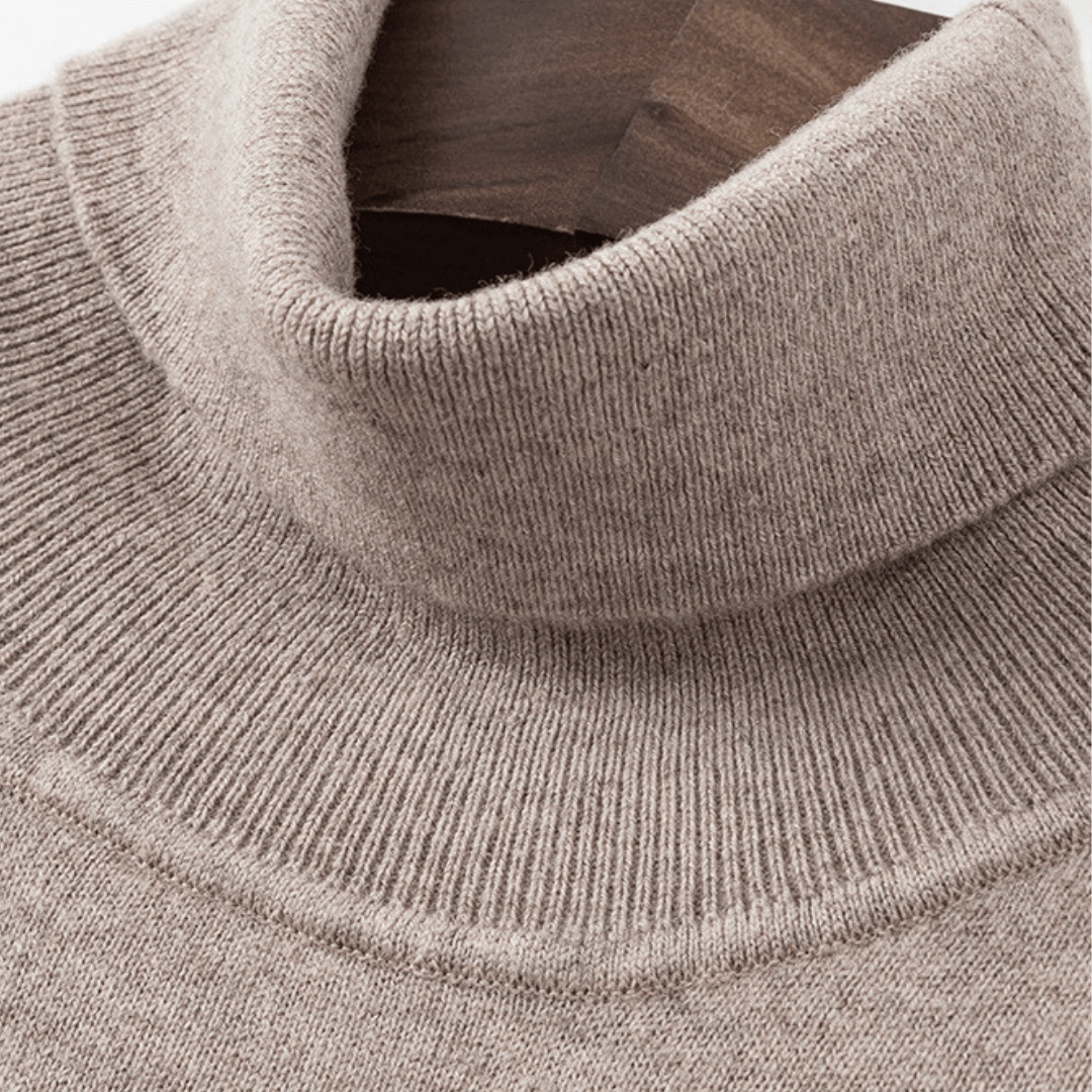 Lightweight refined knit turtleneck sweater with tailored fit for men | Sorren