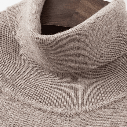 Lightweight refined knit turtleneck sweater with tailored fit for men | Sorren