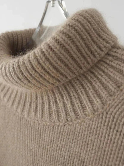 Relaxed turtleneck sweater with timeless oversized silhouette for women | Sovereign