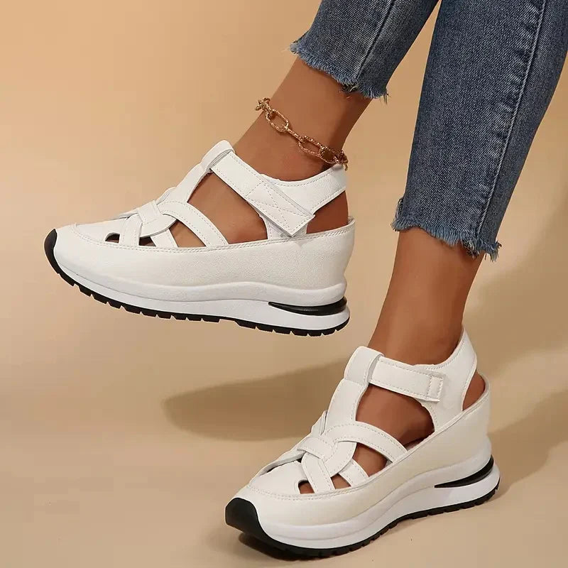 Supportive adjustable sandals with contoured footbed for women | Northend