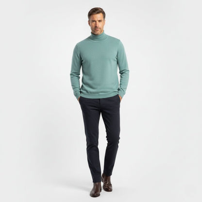 Lightweight refined knit turtleneck sweater with tailored fit for men | Sorren