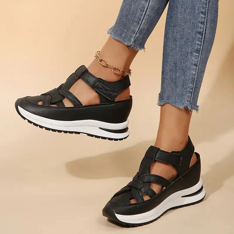 Supportive adjustable sandals with contoured footbed for women | Northend