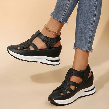 Supportive adjustable sandals with contoured footbed for women | Northend