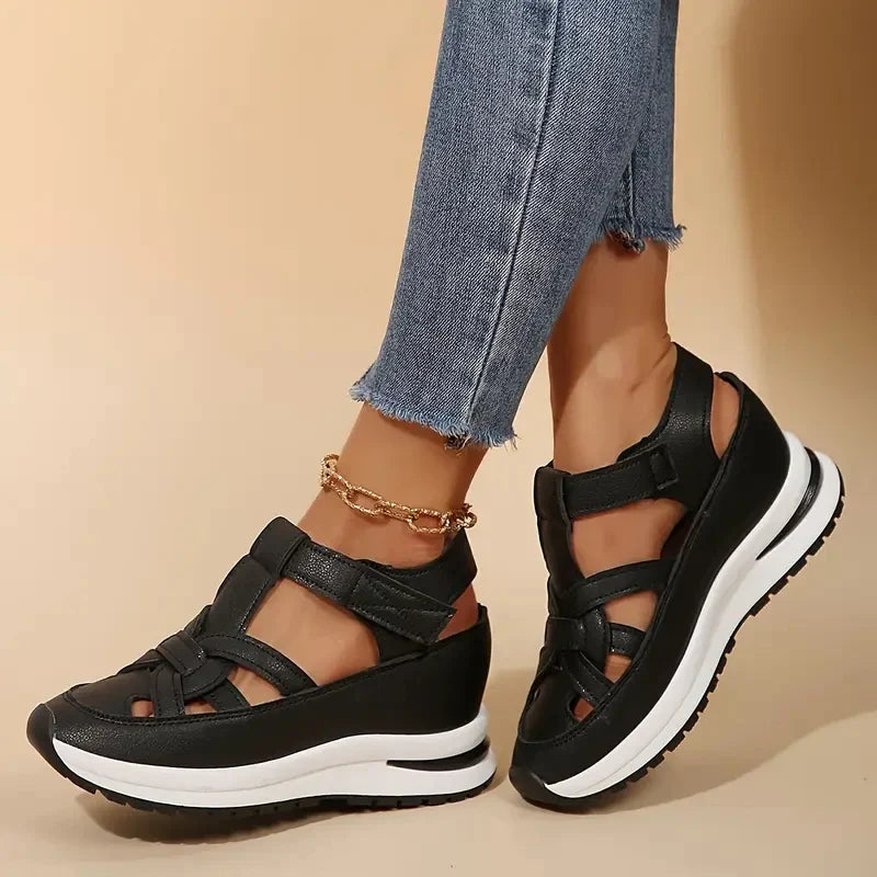 Supportive adjustable sandals with contoured footbed for women | Northend