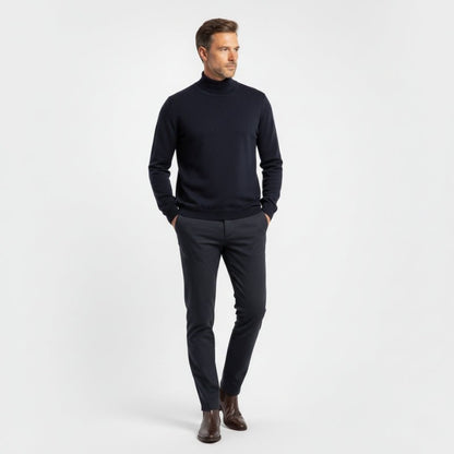 Lightweight refined knit turtleneck sweater with tailored fit for men | Sorren