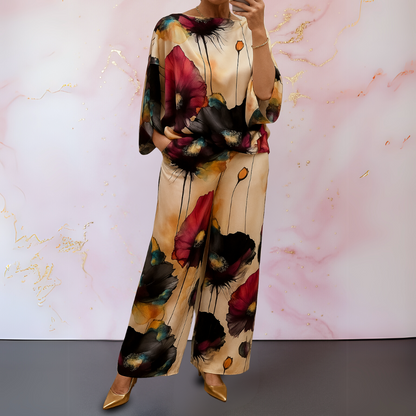 Elegant satin two piece set with refined silhouette for women | Moniek