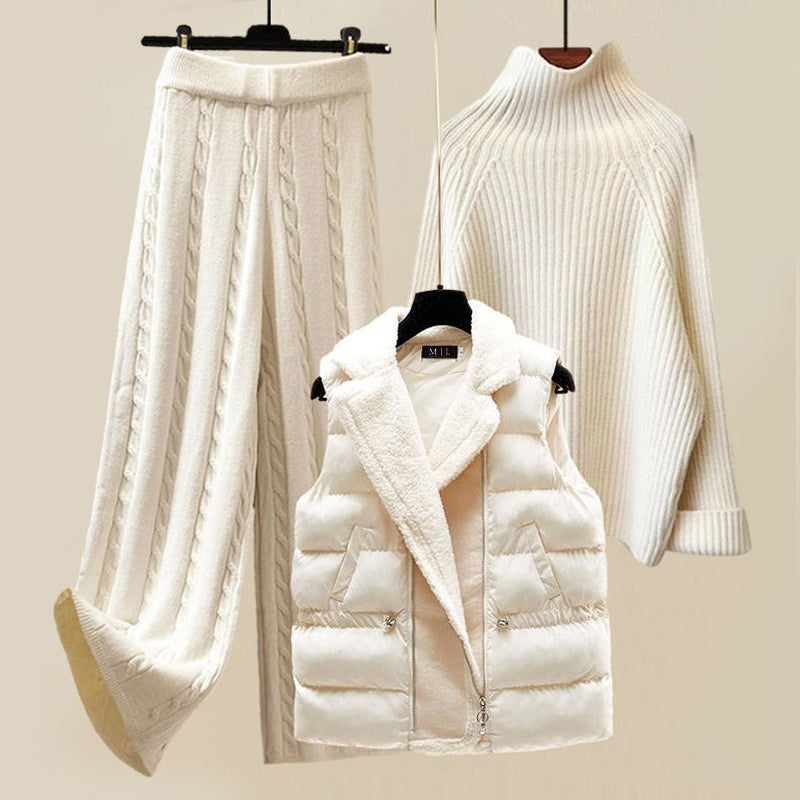 Cosy elegant loungewear set for women | Chloé Montclair -1