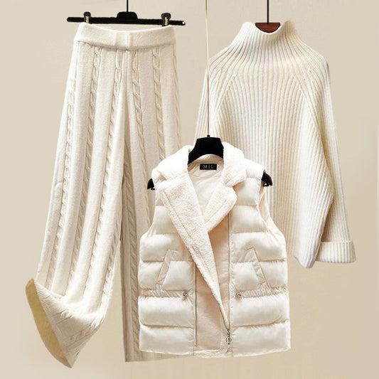 Cosy elegant loungewear set for women | Chloé Montclair -1