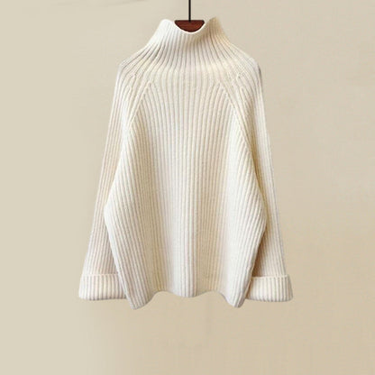 Cosy elegant loungewear set for women | Chloé Montclair -2