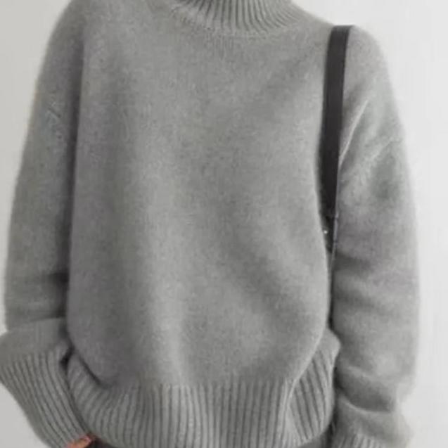 Oversized elegant cashmere turtleneck sweater for women | Sydney -9