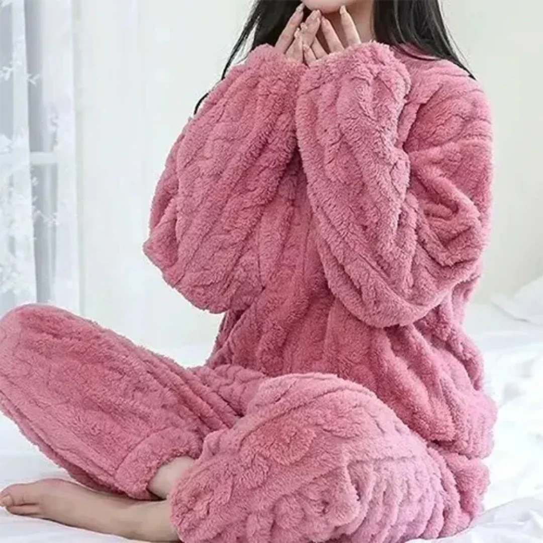 Ultra-soft fleece pyjama set with textured finish for women | Eleni