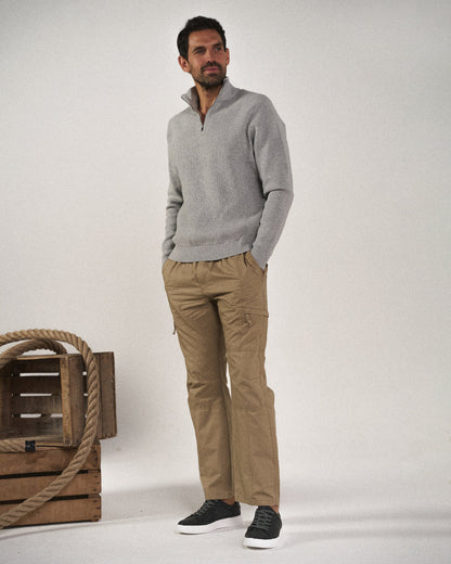 Relaxed stretch organic cotton cargo trousers for men | Hampton -2