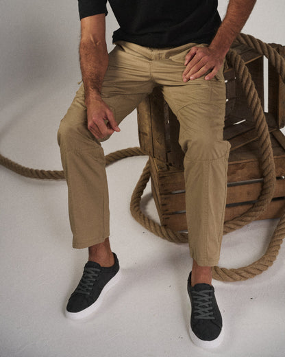 Relaxed stretch organic cotton cargo trousers for men | Hampton -3