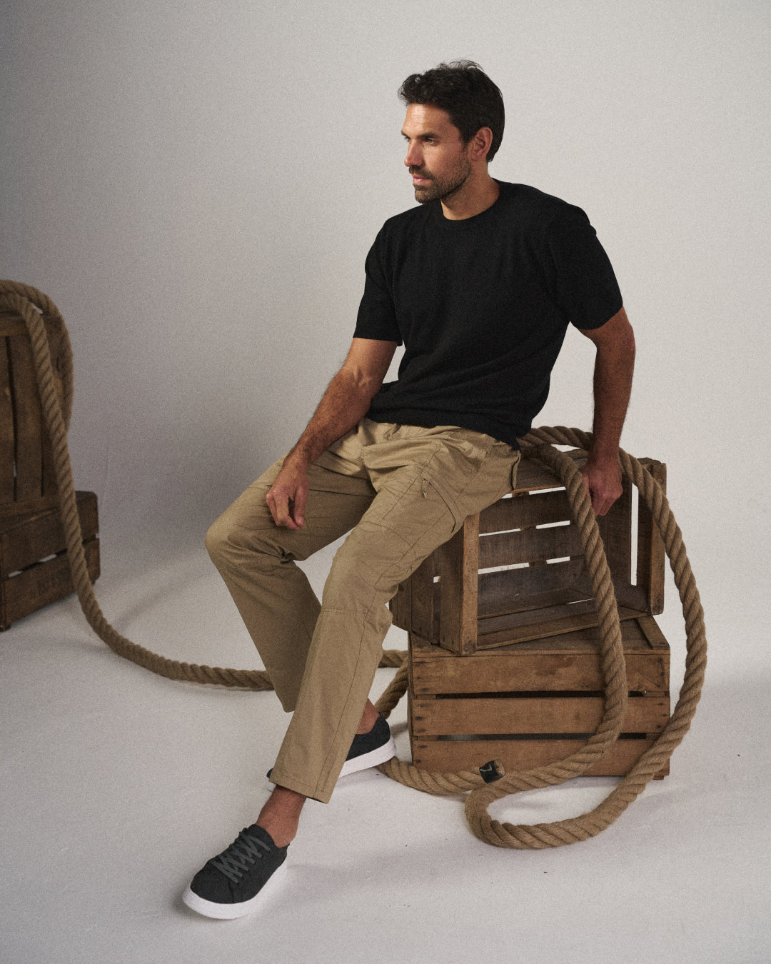 Relaxed stretch organic cotton cargo trousers for men | Hampton -5