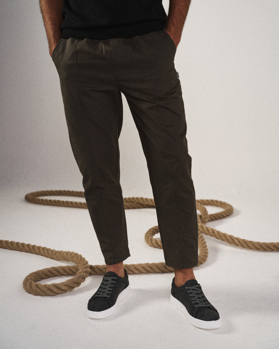 Tapered relaxed casual joggers for men | Evan's -4