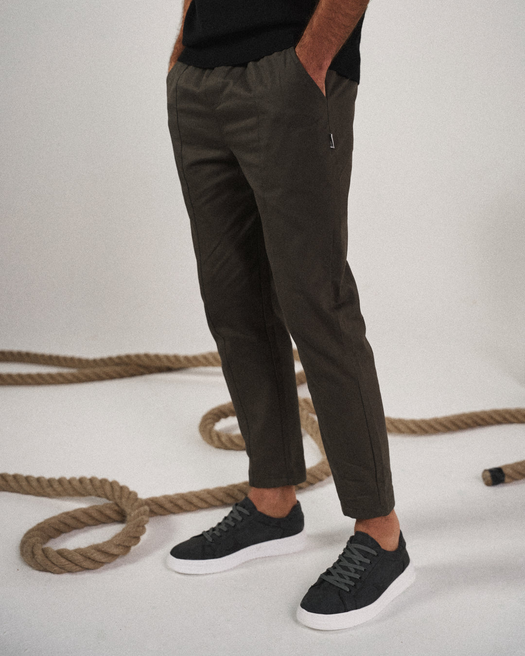 Tapered relaxed casual joggers for men | Evan's -5