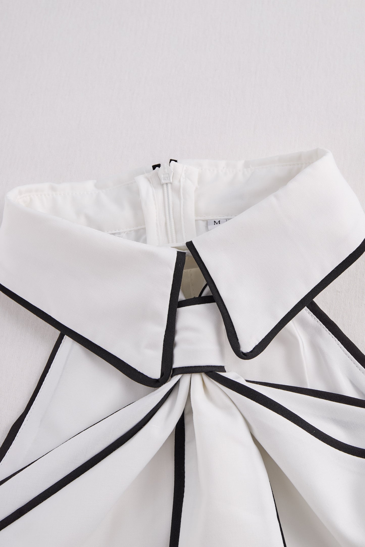 Sleeveless Halter Blouse with Contrast Trim for women | Vionelle