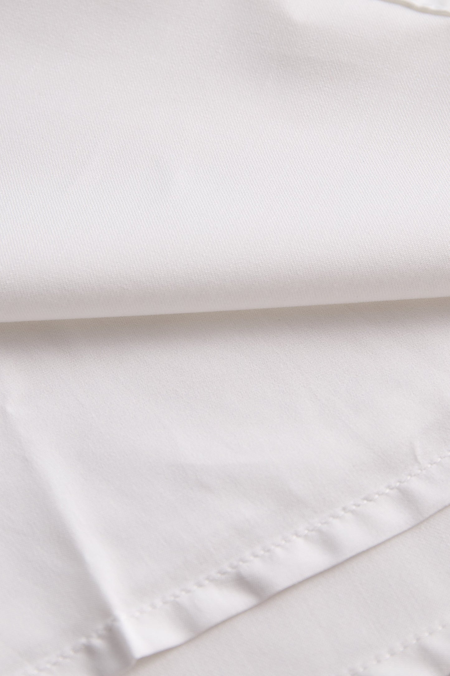 Sleeveless Halter Blouse with Contrast Trim for women | Vionelle