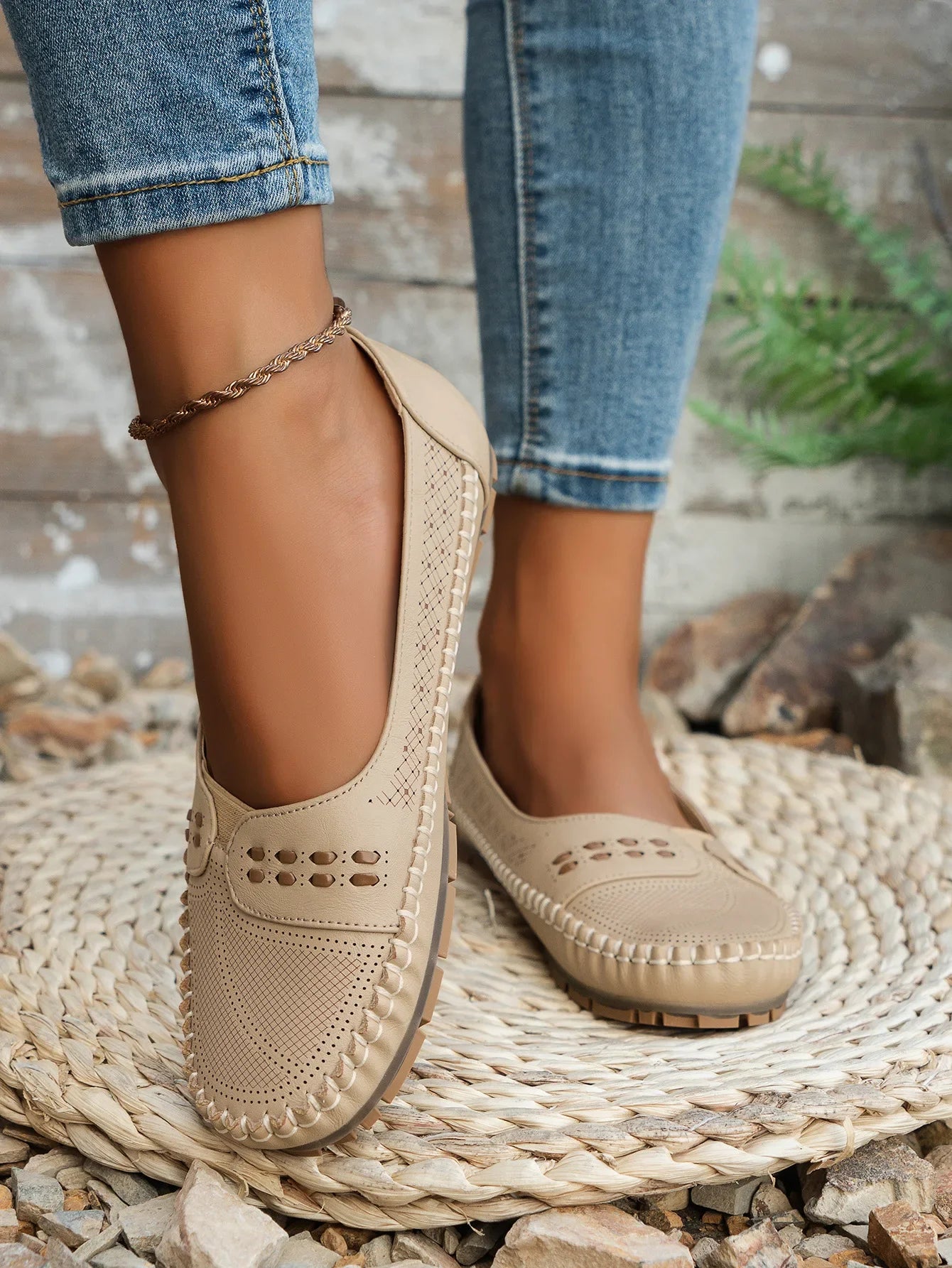 Lightweight cushioned slip-on loafers for women | Elodie Faye