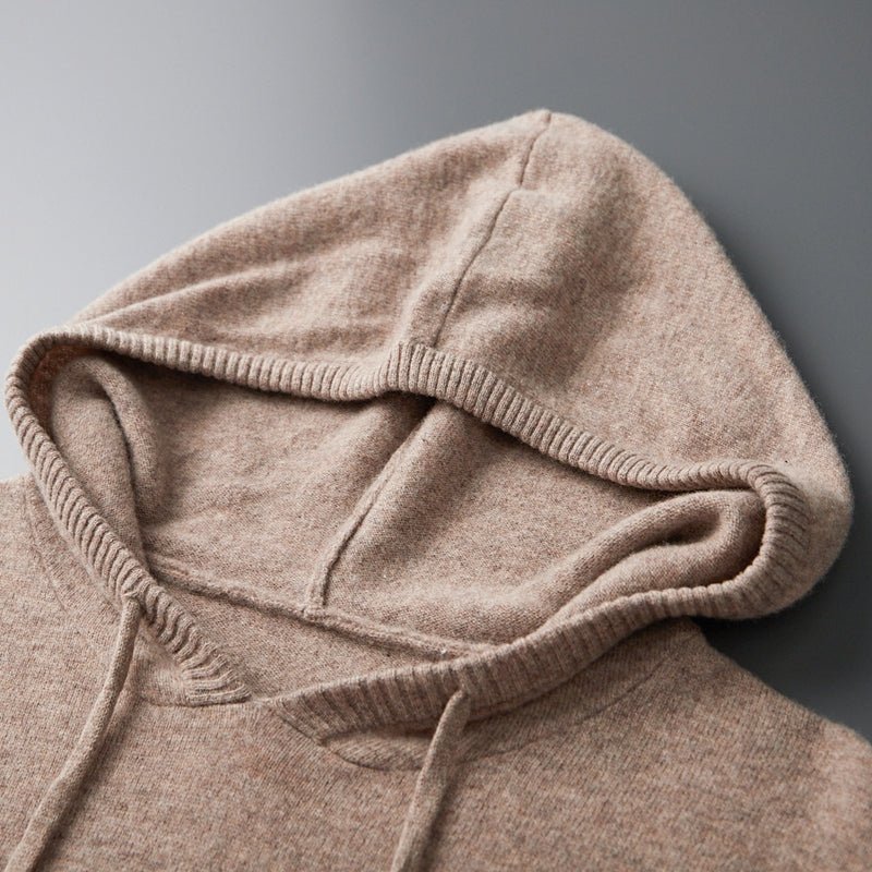 Tailored fit knit hoodie with ribbed detailing for men | Arvion