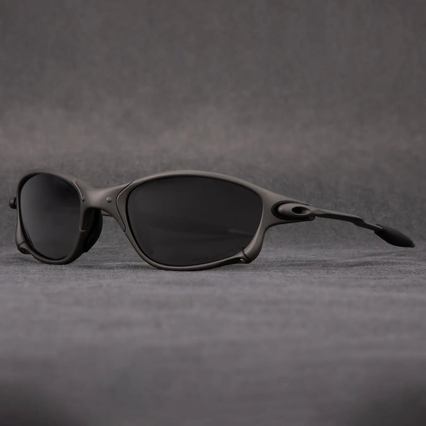 Matte black polarized sunglasses with UV protection for men | Spectre Nova