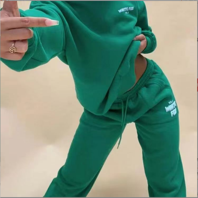 Relaxed fit tracksuit set with pullover hoodie and joggers for women | Aria