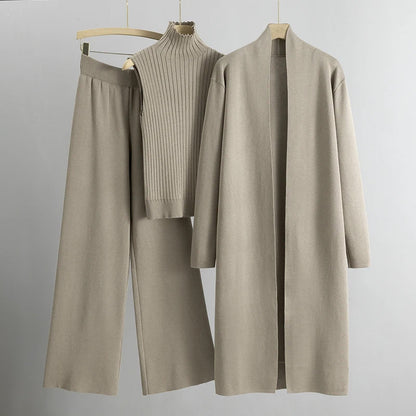 Elegant classic three-piece loungewear set for women | Valentina Rossi -2
