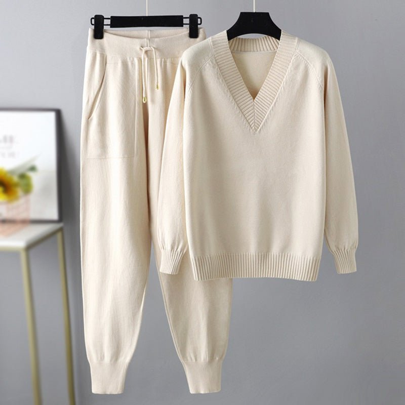 Floral comfort lounge sweater and pants set for women | Amelie Fleur Florentine