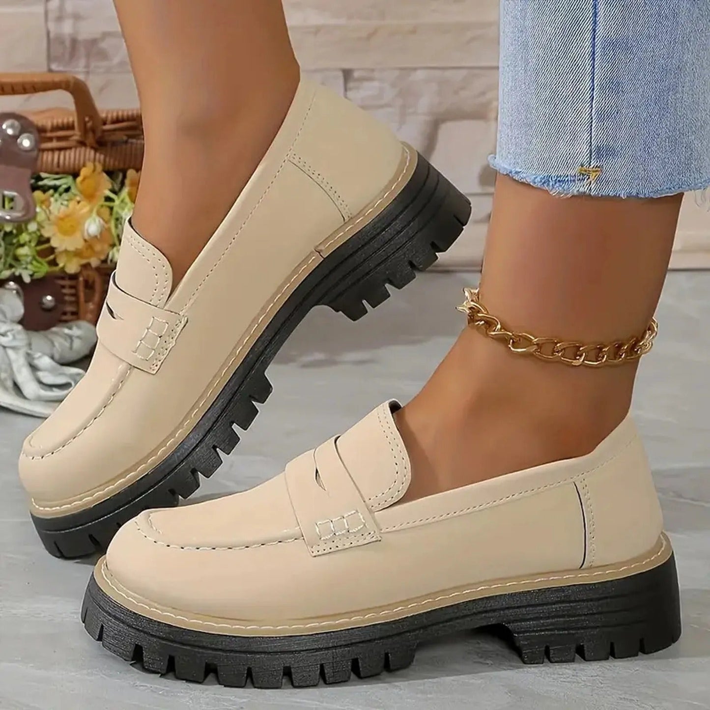 Elegant warm winter sneakers with slip resistant sole for women | Elvara