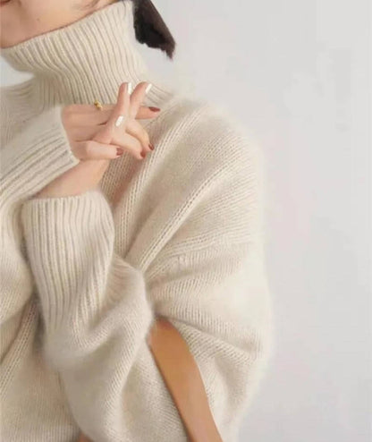 Classic turtleneck sweater with relaxed fit for women | Celina