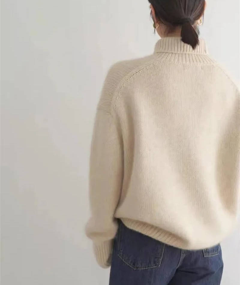 Classic turtleneck sweater with relaxed fit for women | Celina