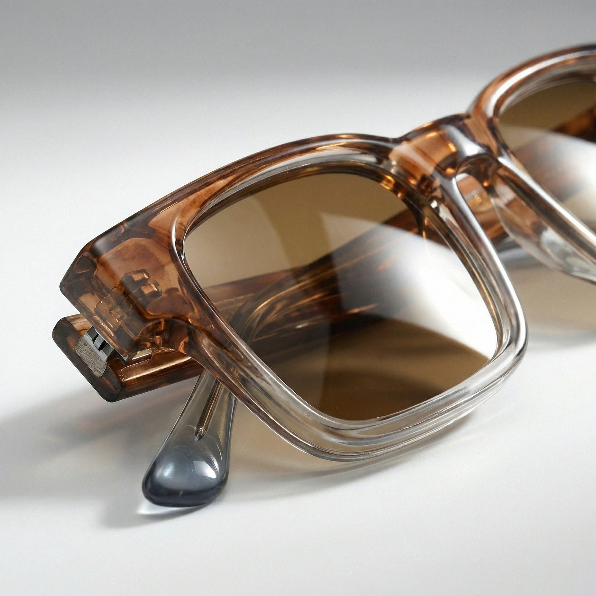 Lightweight polarised everyday sunglasses for men | Emerson Sol -7