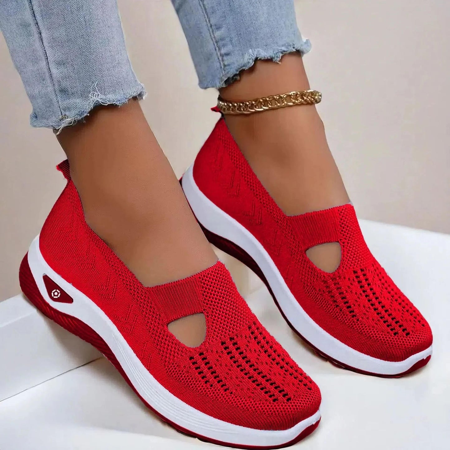 Breathable orthopedic slip-on shoes with arch support for women | Eliana