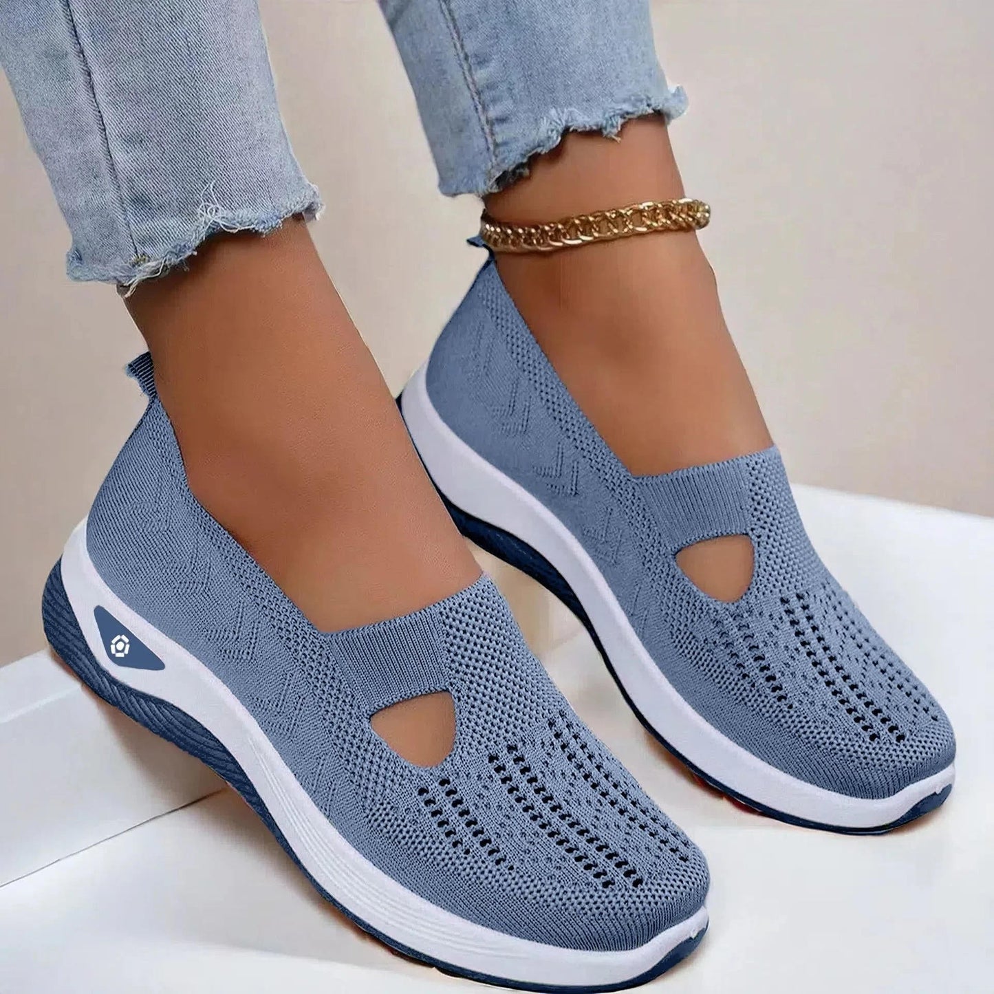 Breathable orthopedic slip-on shoes with arch support for women | Eliana