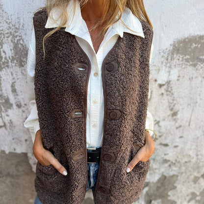 Short button down sleeveless autumn vest with pockets for women | Elowen